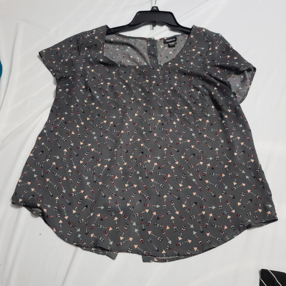Torrid Charcoal Blouse with Geometric Design